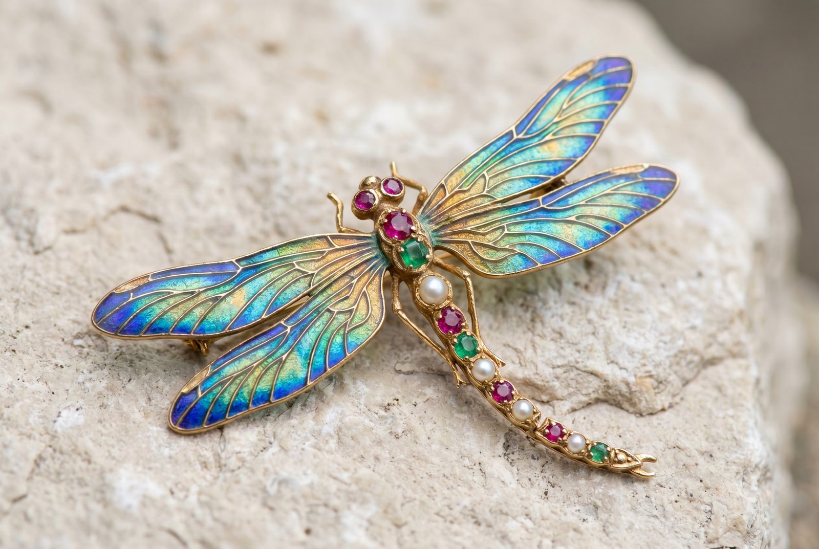 An Art Nouveau figural dragonfly brooch — the naturalistic style collectors want