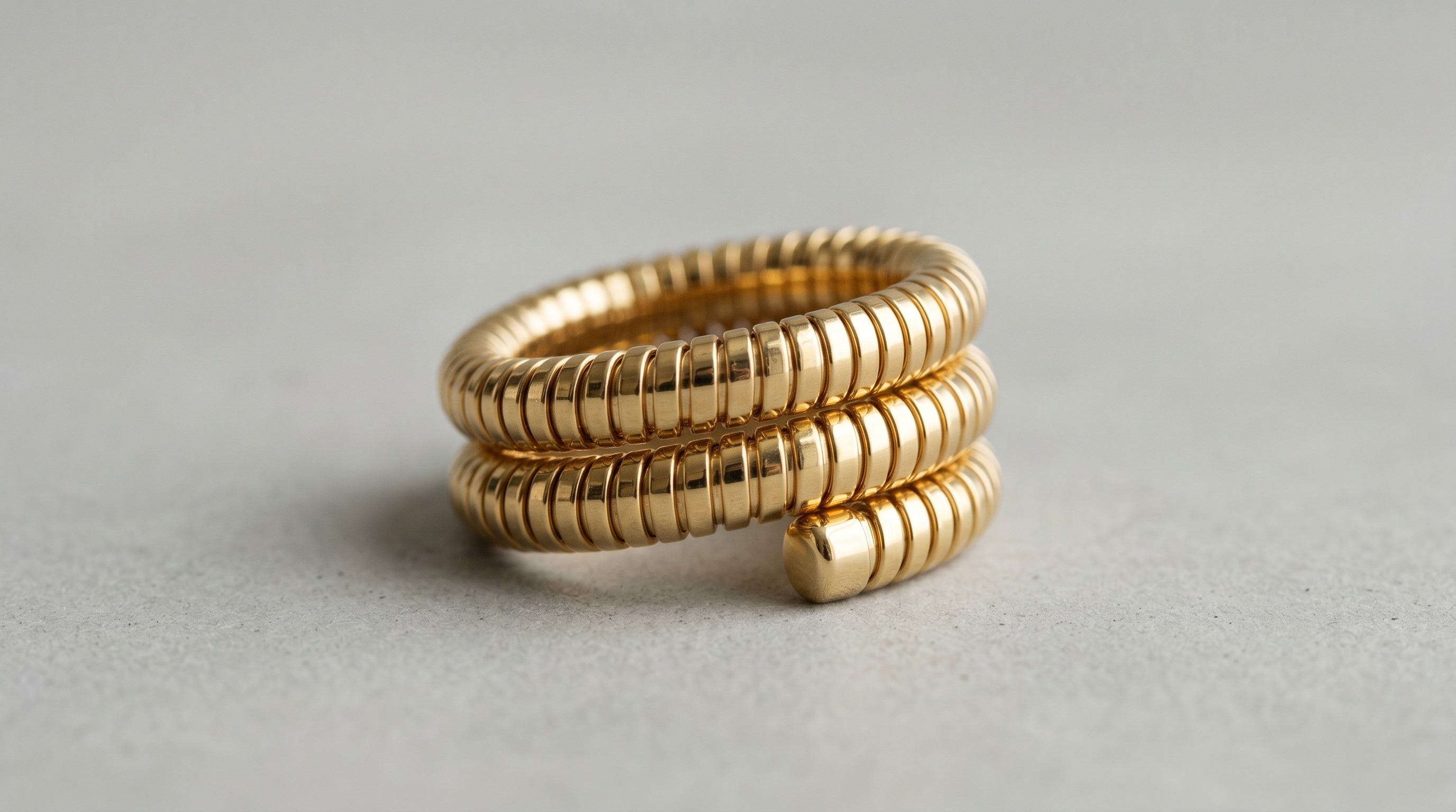 Bvlgari Tubogas coiled gold ring