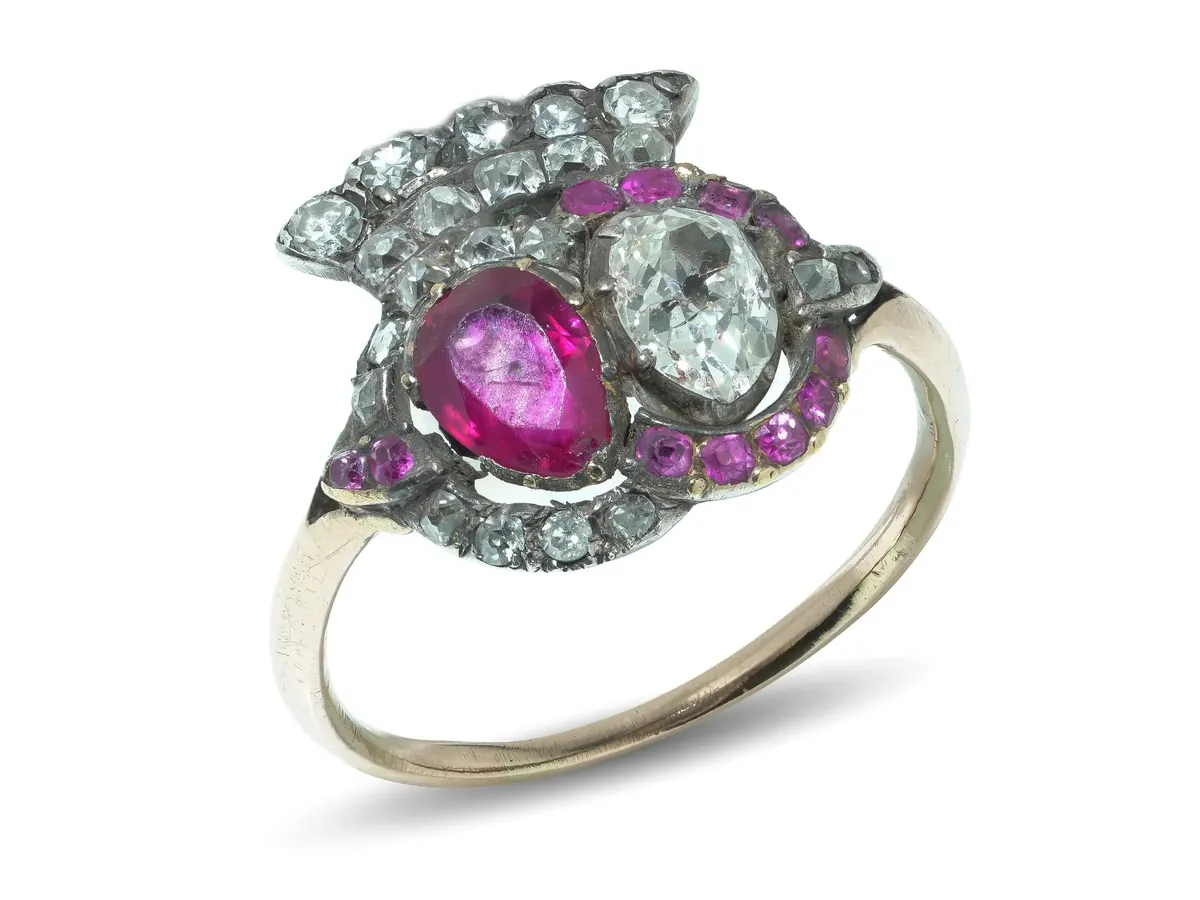 Georgian gold ruby and diamond cluster ring, circa 1780s