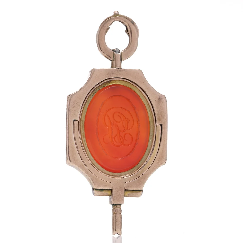 Victorian 9ct gold pocket watch key with a carnelian seal