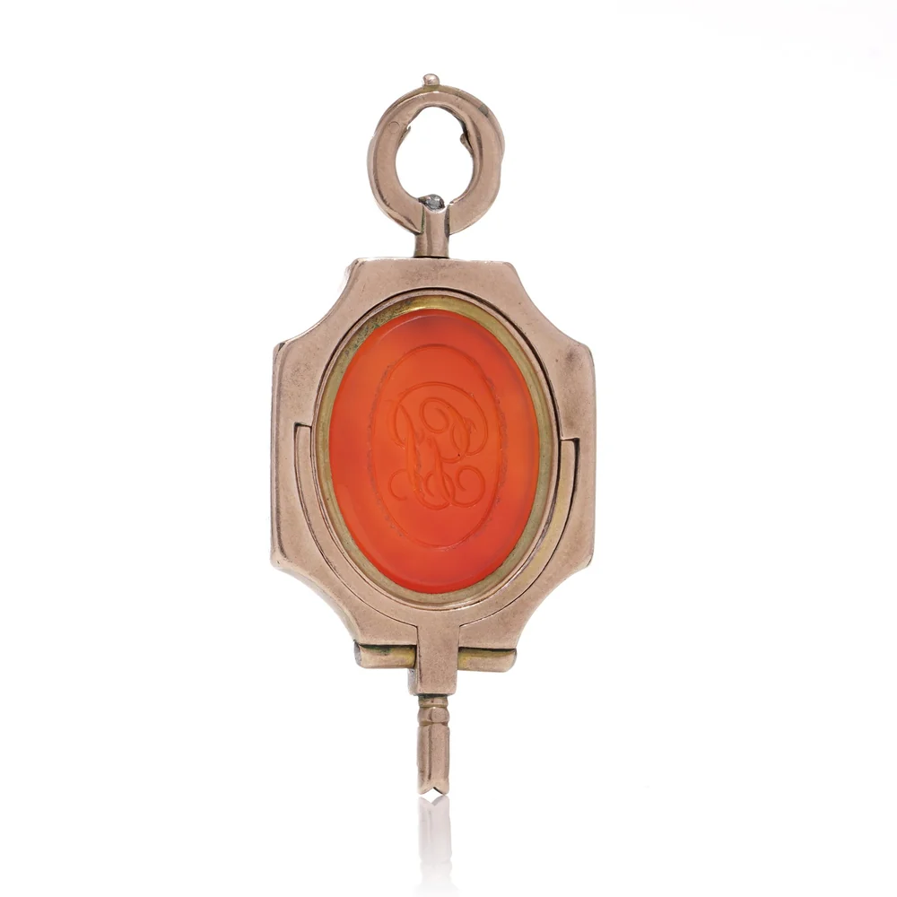 Victorian 9ct gold pocket watch key with a carnelian seal